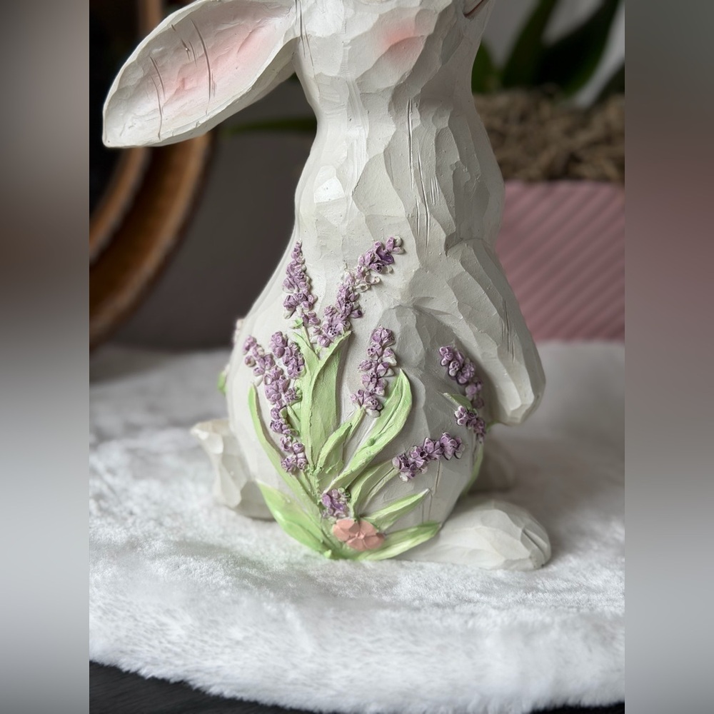 WHIMSICAL EASTER BUNNY GIRL RABBIT LAVENDER PURPLE FLOWER SEASONAL FIGURINE NEW - Picture 2 of 6